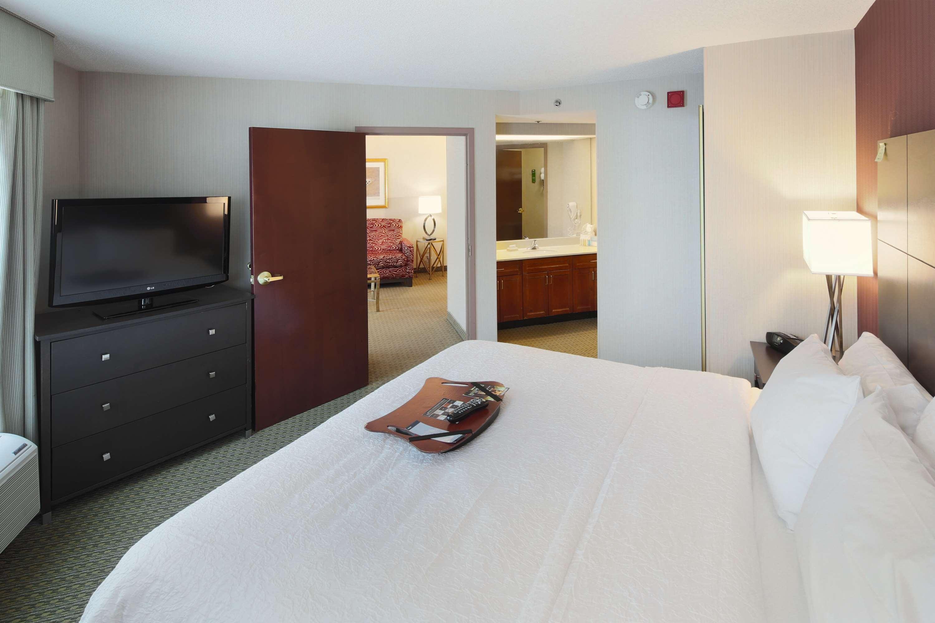 Hampton Inn & Suites Arlington Crystal City Dca Esterno foto