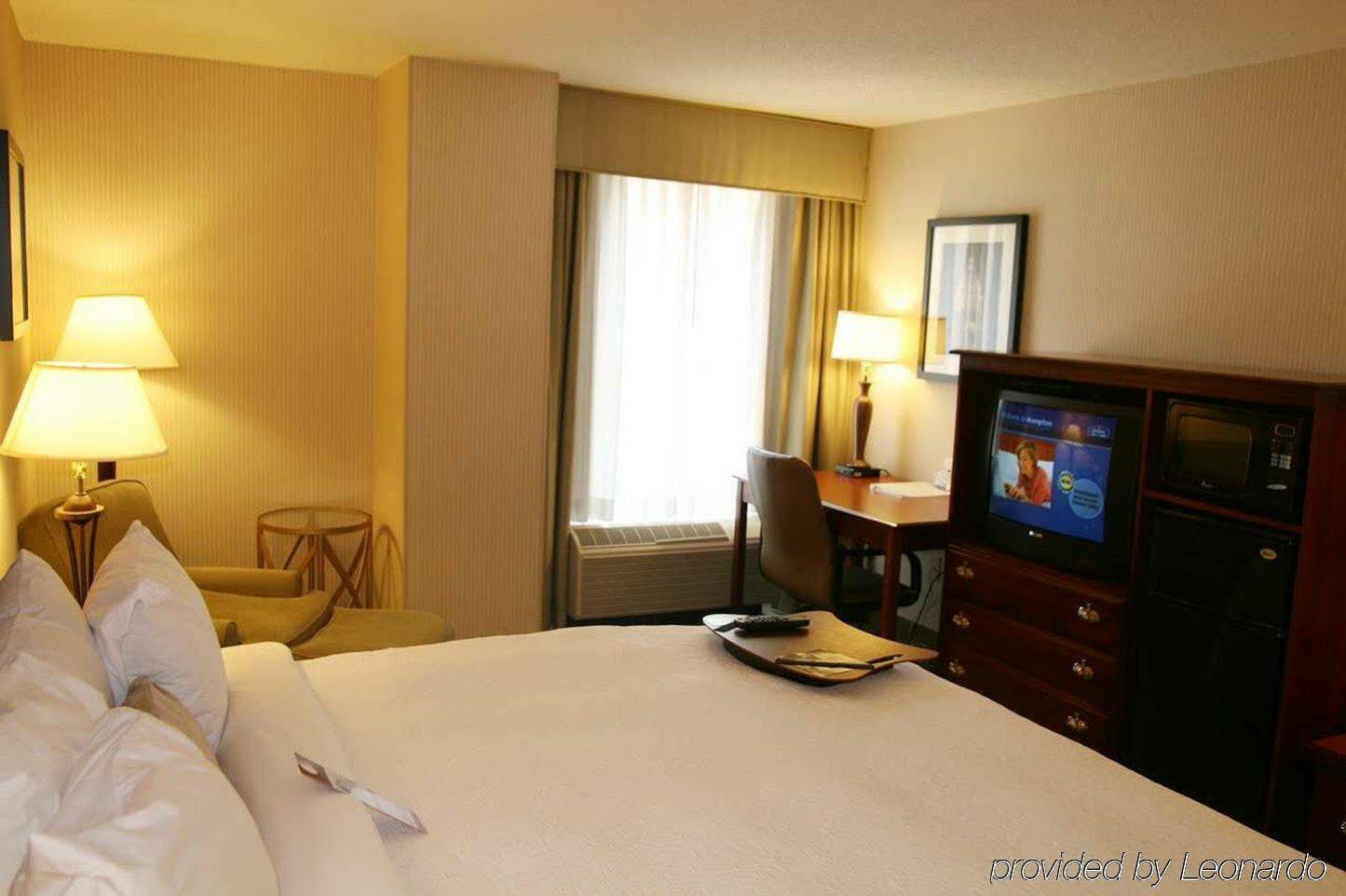 Hampton Inn & Suites Arlington Crystal City Dca Esterno foto